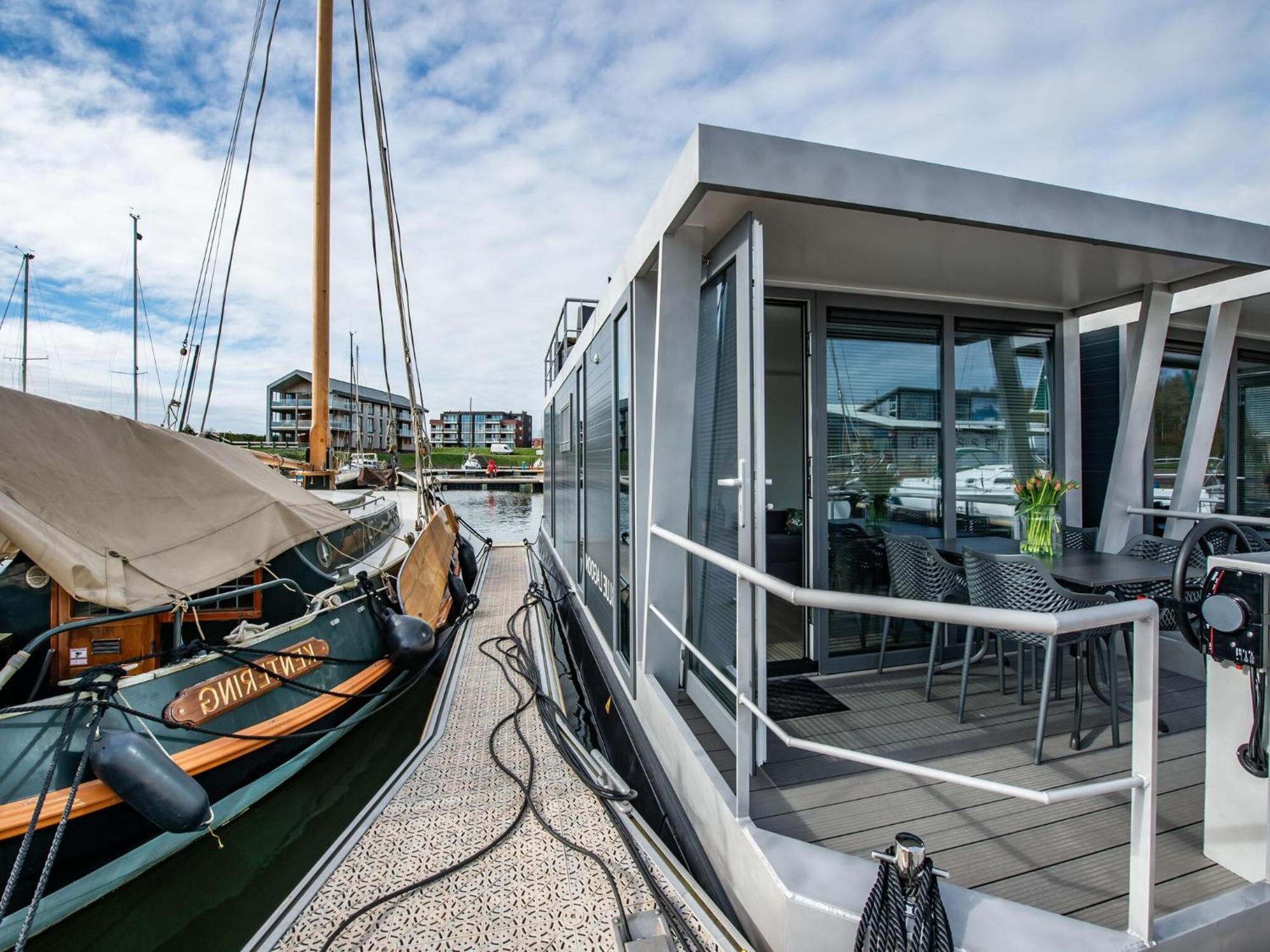 Waterlodge Blue Lagoon On A Jetty For 4 People Kamperland Buitenkant foto
