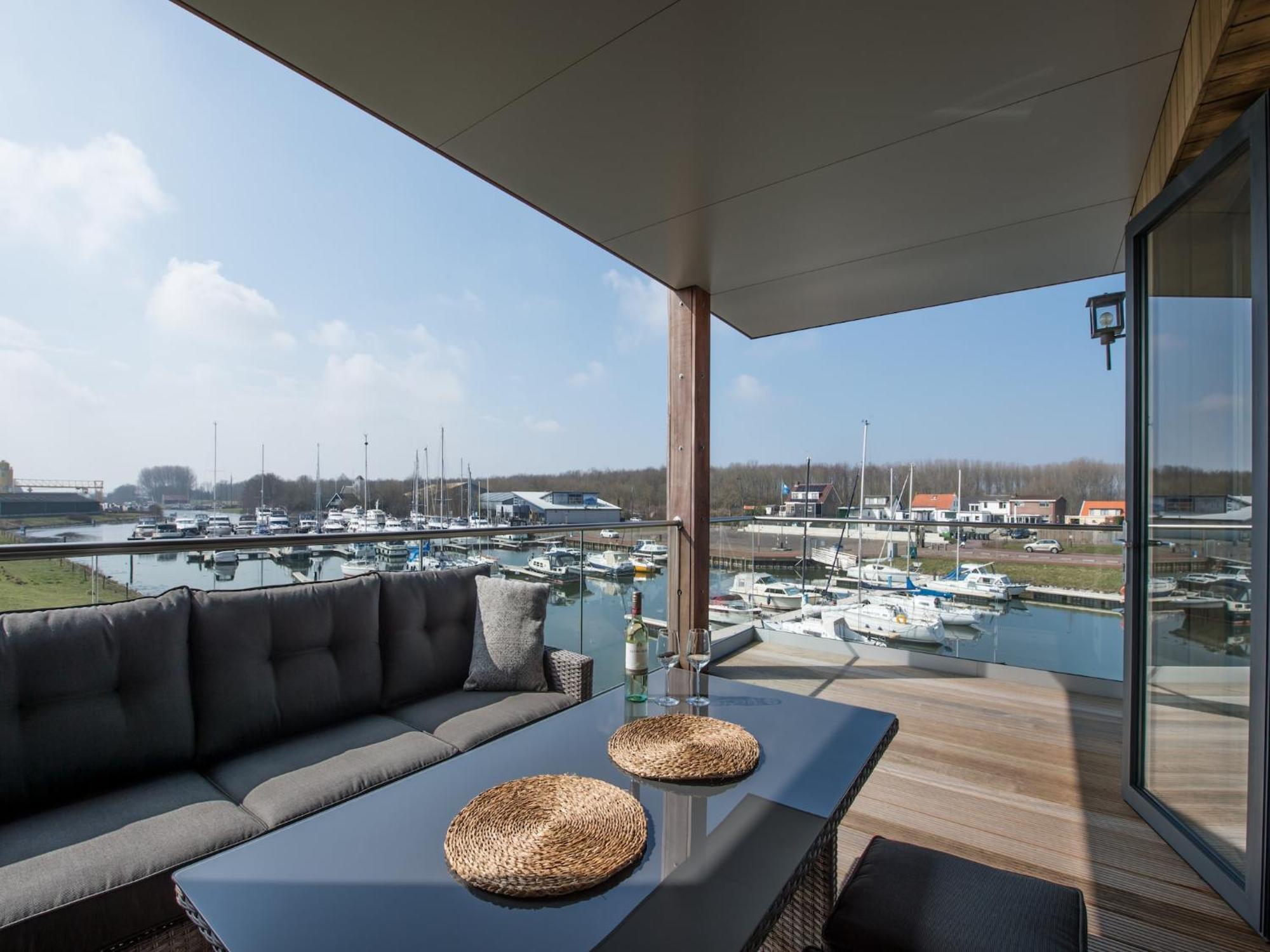 Waterlodge Blue Lagoon On A Jetty For 4 People Kamperland Buitenkant foto